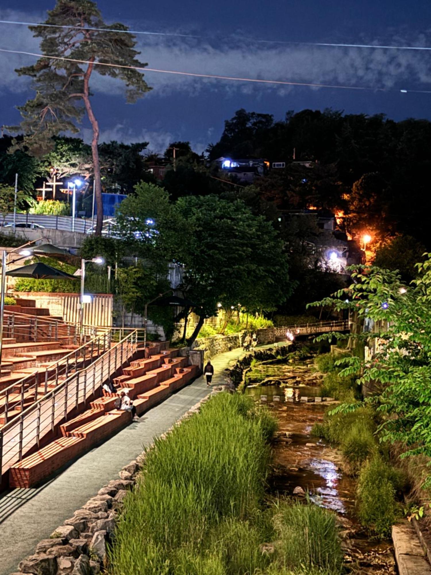 Puzzlestay House Seoul Bagian luar foto